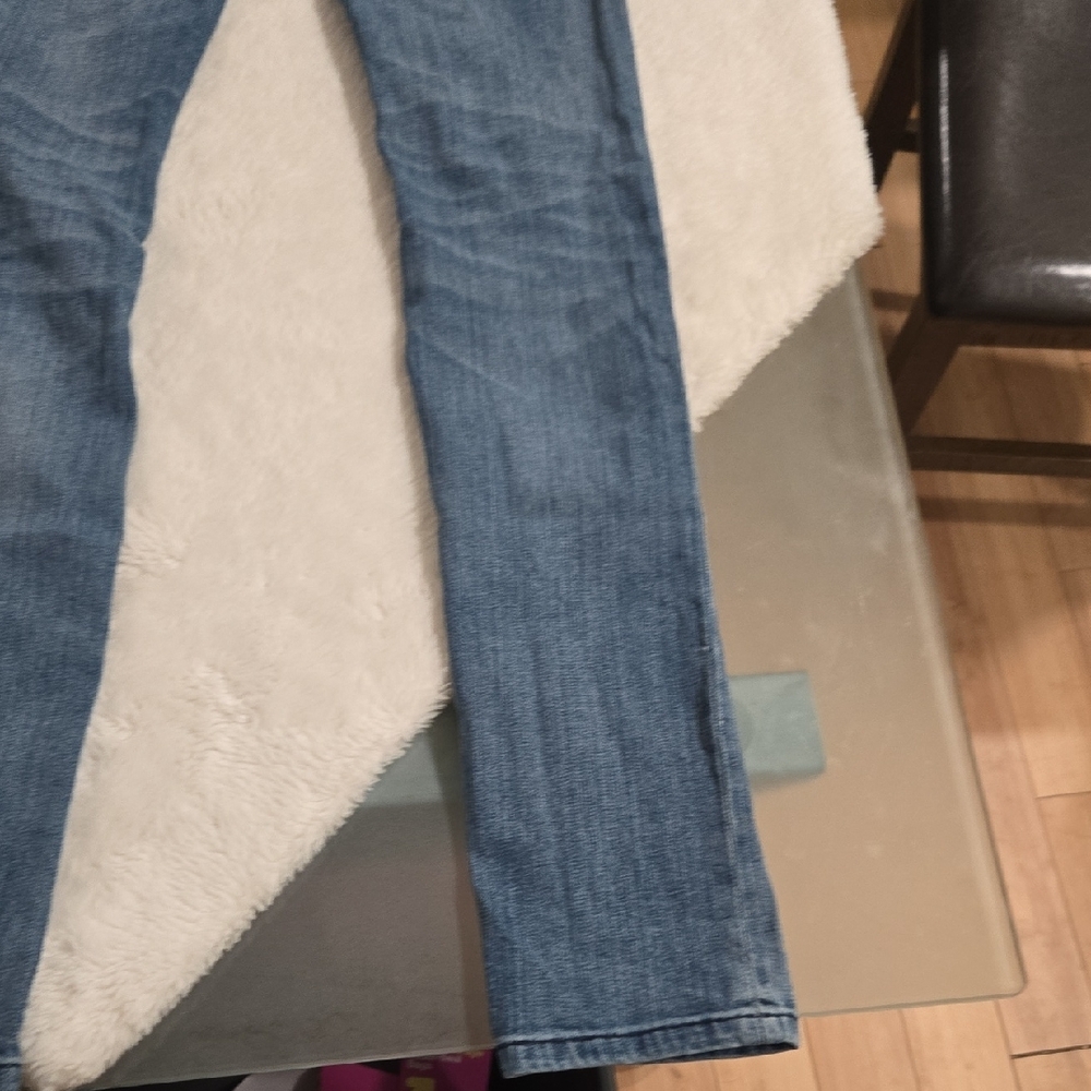 Juicy Couture Blue Jeans with Gold Embroidery - Picture 5 of 13